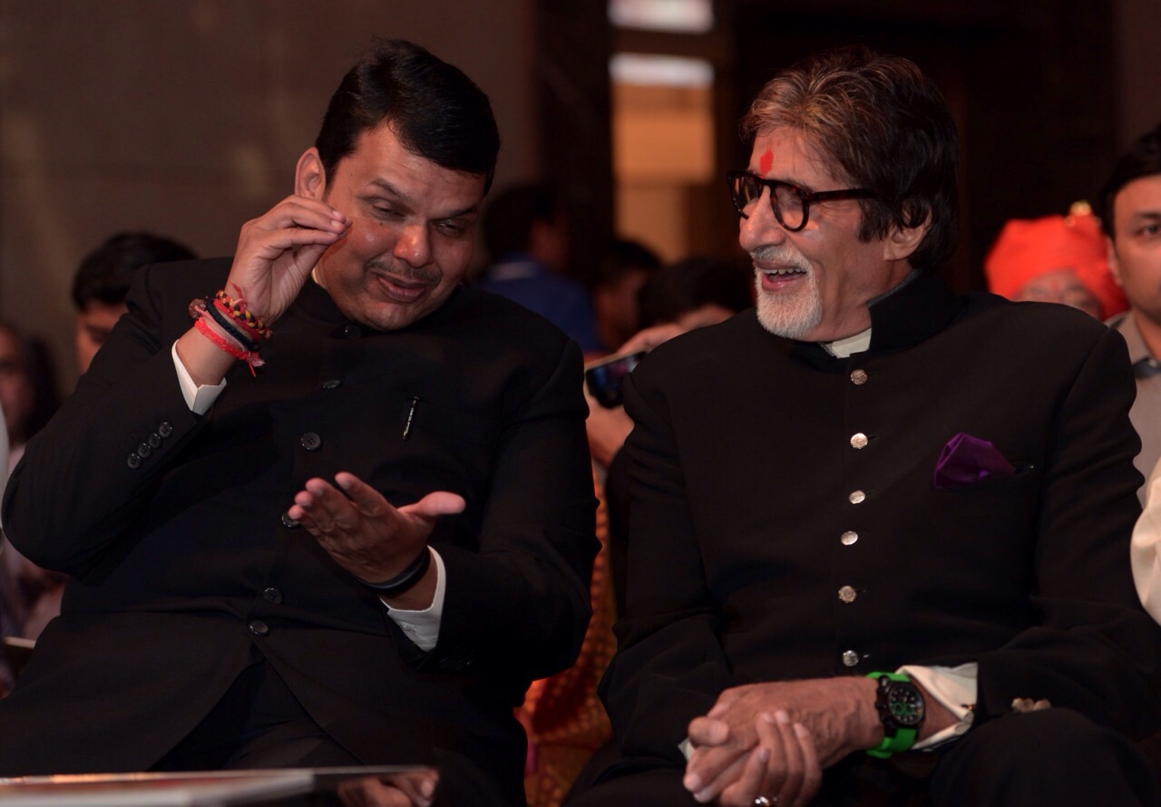 Amitabh Bachchan image number 100