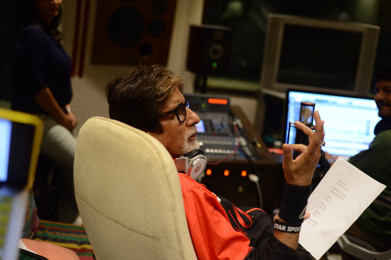 Amitabh Bachchan image number 104