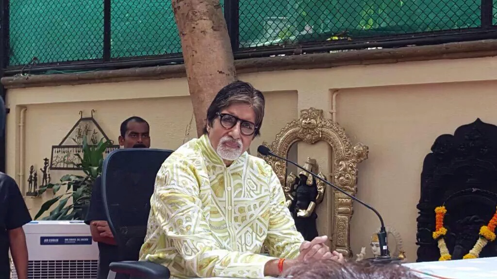 Amitabh Bachchan image number 194