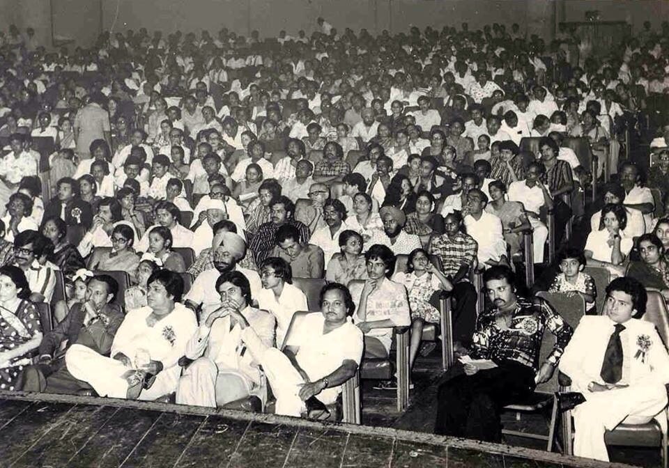 Amitabh Bachchan image number 198