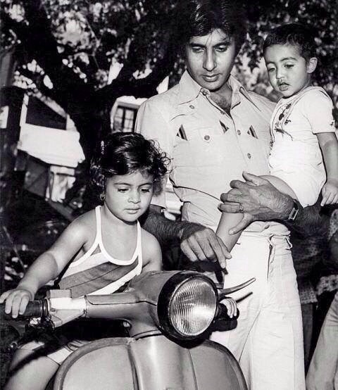 Amitabh Bachchan image number 207