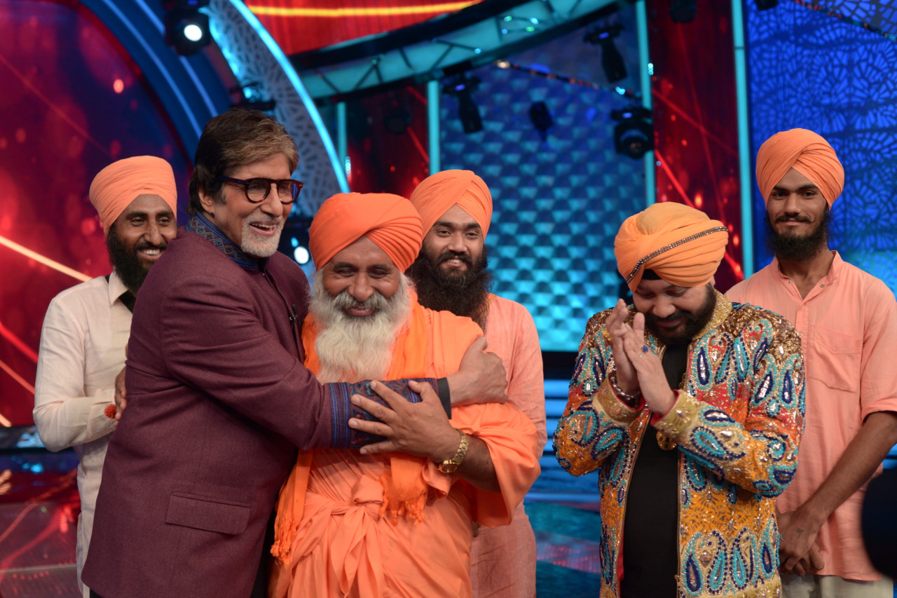 Amitabh Bachchan image number 225
