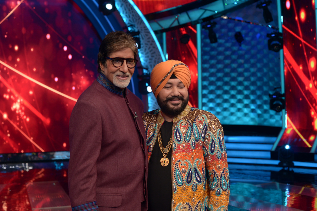 Amitabh Bachchan image number 227