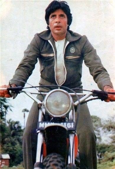 Amitabh Bachchan image number 233