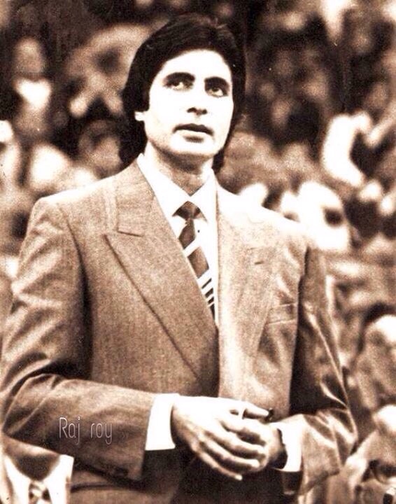 Amitabh Bachchan image number 253