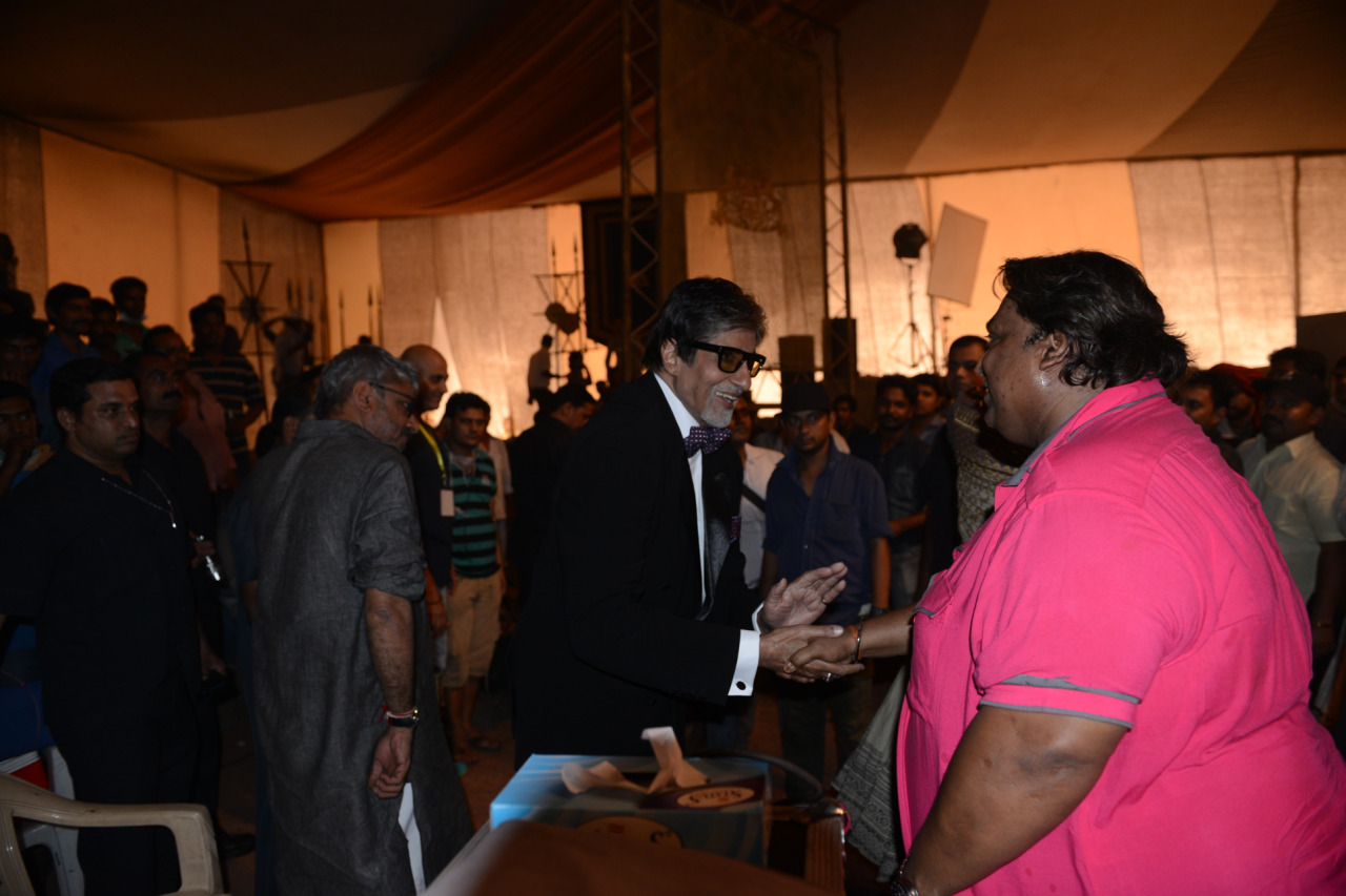 Amitabh Bachchan image number 310