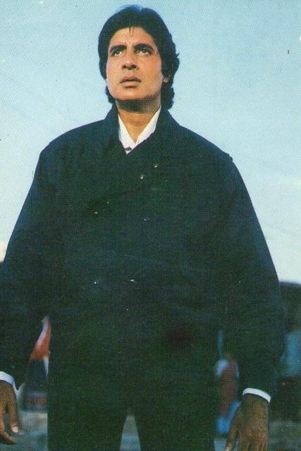 Amitabh Bachchan image number 40