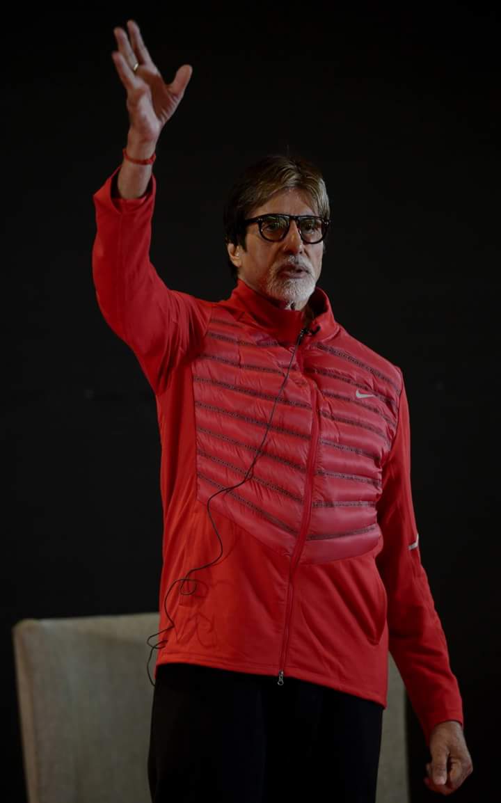 Amitabh Bachchan image number 42