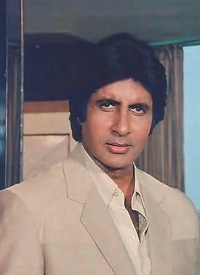 Amitabh Bachchan image number 46