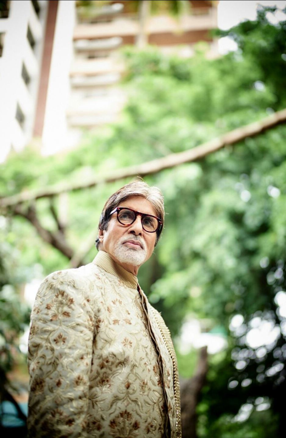 Amitabh Bachchan image number 57