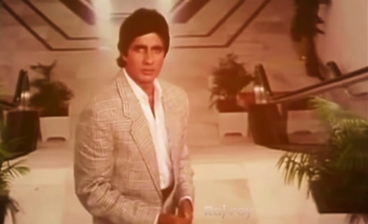 Amitabh Bachchan image number 88